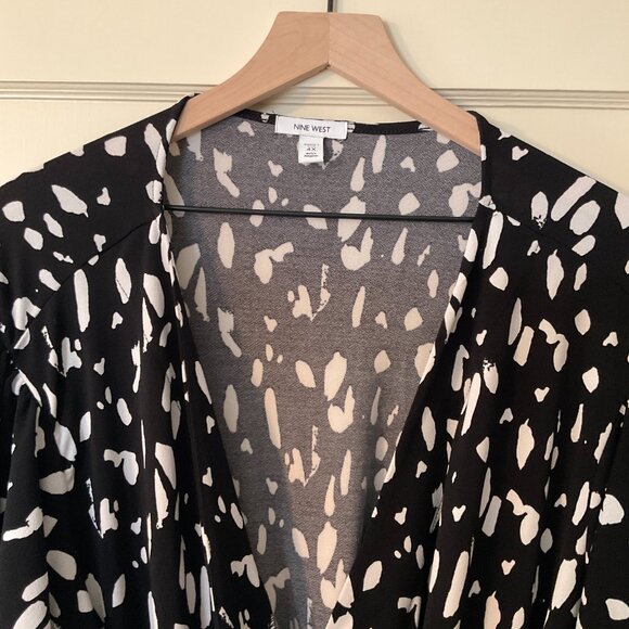 Nine West Flutter Sleeve Wrap Dress Size 4X NWT  Black White - Picture 4 of 10